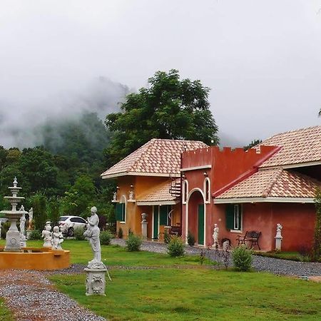 Cinque Terre Resort Thong Pha Phum Dış mekan fotoğraf